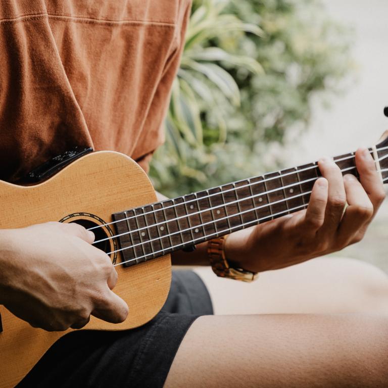 Ukulele Lessons on LAHAINA CANNERY